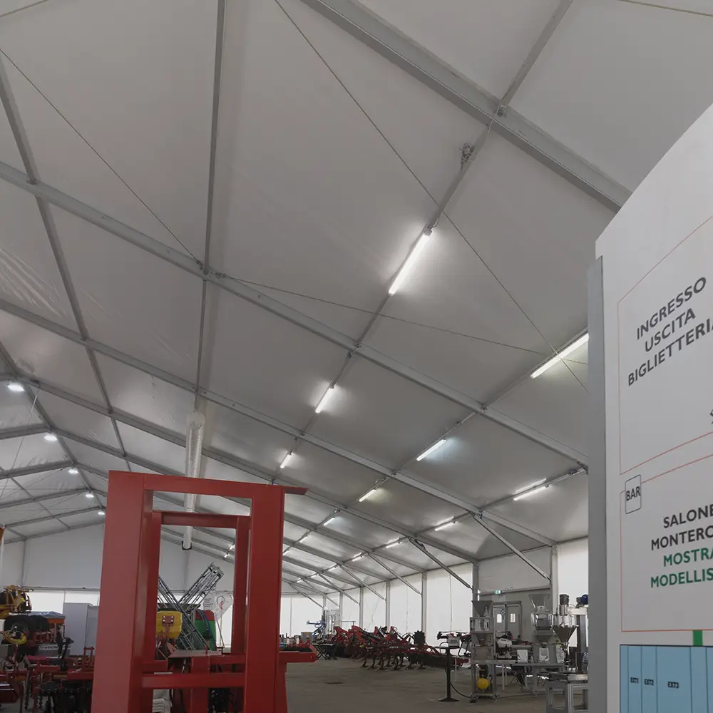 Allestimento per evento espositivo con struttura temporanea Expoteam