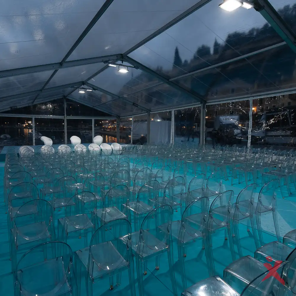 Allestimento luxury per Portofino Days con tensostrutture cristal e arredi eleganti